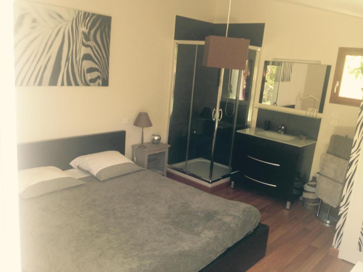마네 Chez Calou B&B 객실 사진